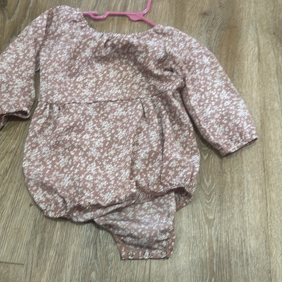 Toddler girls bodysuit size 4t - Picture 3 of 3